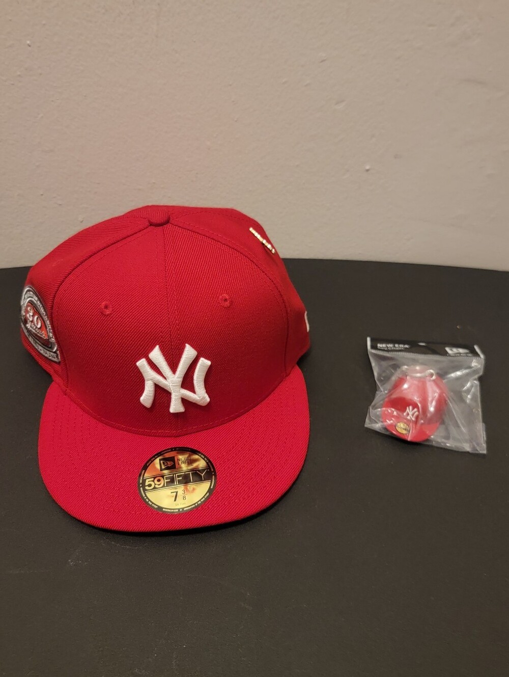 7 3/8 Yankees New Era x Spike Lee Red 59FIFTY 30th Anniversary Hat w/keychain